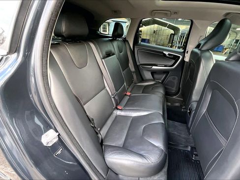 Used 2016 Volvo XC60 T5 Platinum image 19
