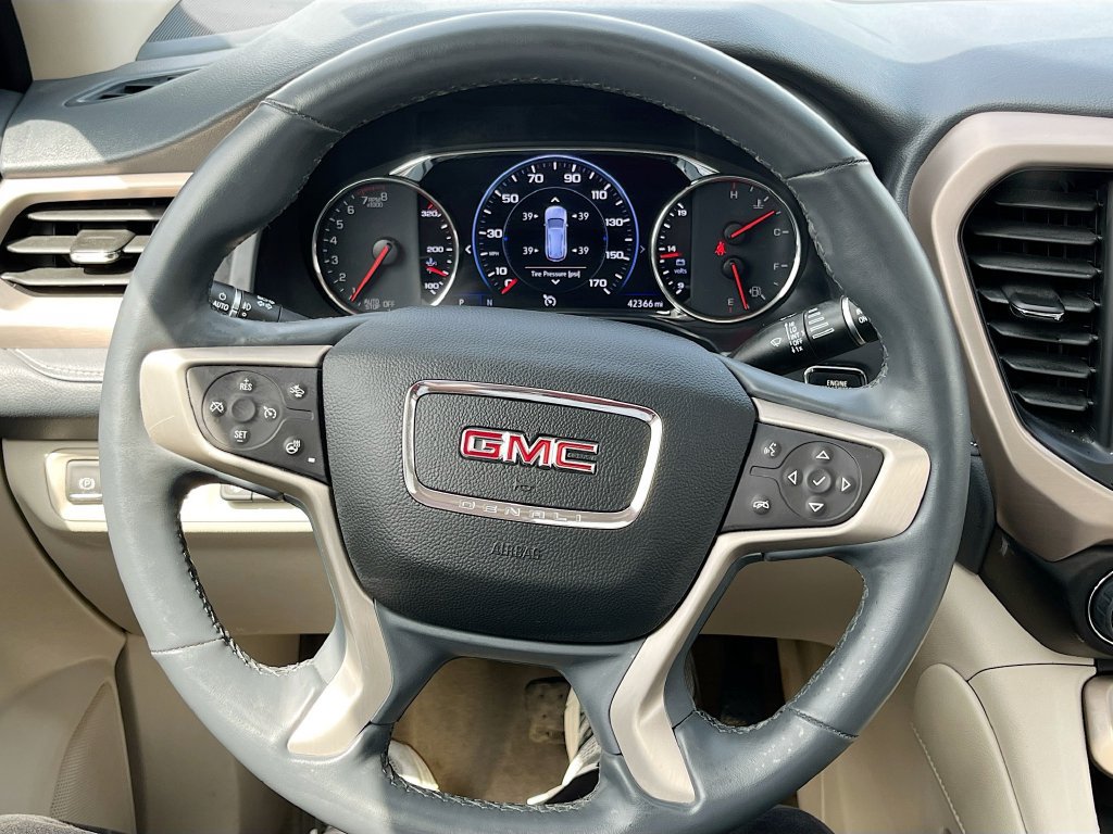 Used 2023 GMC Acadia Denali w/ Denali Technology Package AWD/4WD image 11