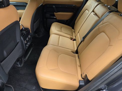 Used 2023 Land Rover Defender 110 V8 AWD/4WD image 14