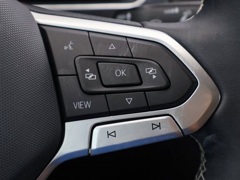 Certified 2022 Volkswagen Tiguan SE w/ Panoramic Sunroof Package image 21