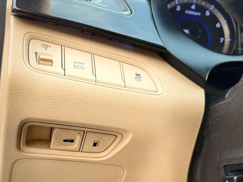 Used 2013 Hyundai Azera w/ Technology Pkg FWD image 24