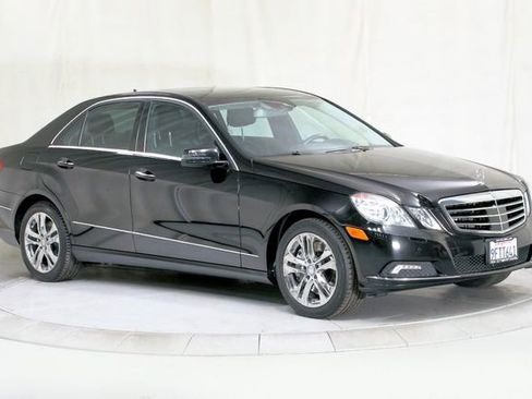 Used 2010 Mercedes-Benz E 550 Sedan image 4