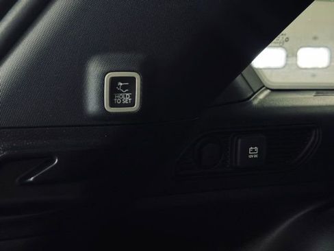 Used 2023 Jeep Grand Cherokee Altitude AWD/4WD image 11