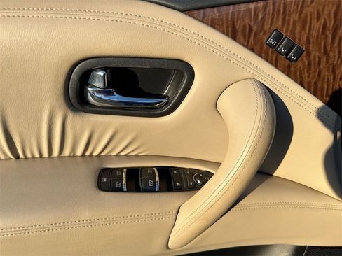 Used 2019 Nissan Armada SL w/ Premium Package image 22