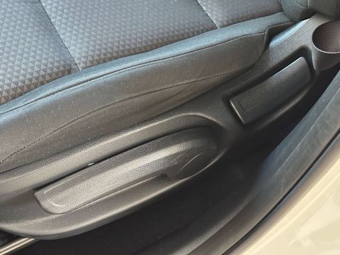 Used 2025 Kia Soul LX w/ LX Technology Package FWD image 22