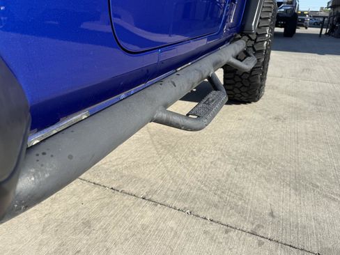 Used 2018 Jeep Wrangler Unlimited Rubicon AWD/4WD image 11