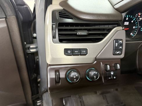 Used 2019 GMC Yukon XL Denali w/ Open Road Package AWD/4WD image 19