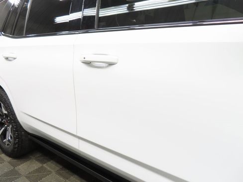 Used 2025 GMC Yukon AT4 Ultimate image 29