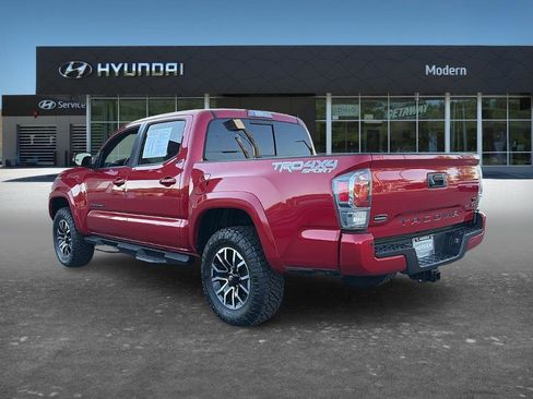 Used 2022 Toyota Tacoma TRD Sport w/ TRD Premium Sport Package AWD/4WD image 5