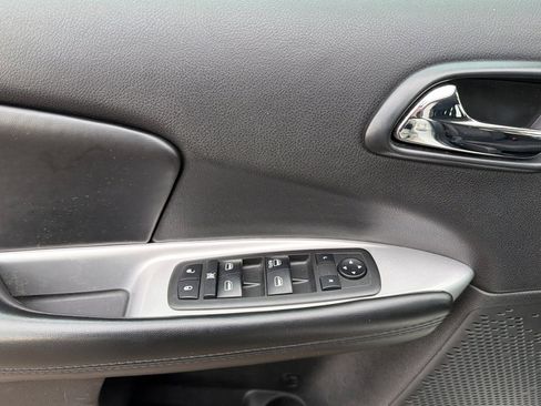 Used 2019 Dodge Journey SE w/ Premium Group image 11