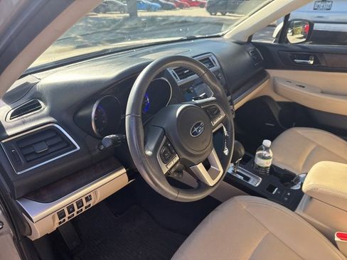 Used 2017 Subaru Outback 2.5i Limited image 7