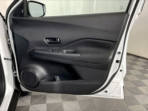 New 2025 Nissan Kicks Play S image 24