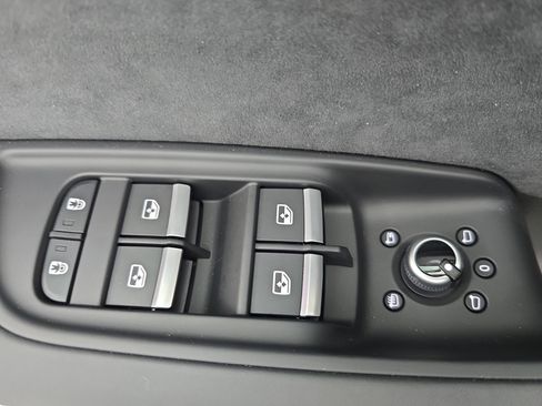 New 2026 Audi SQ7 Prestige image 30