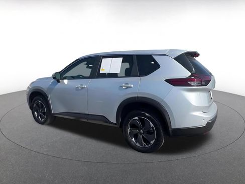 Used 2025 Nissan Rogue SV AWD/4WD image 10