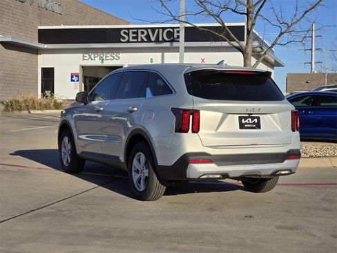 New 2026 Kia Sorento LX image 3