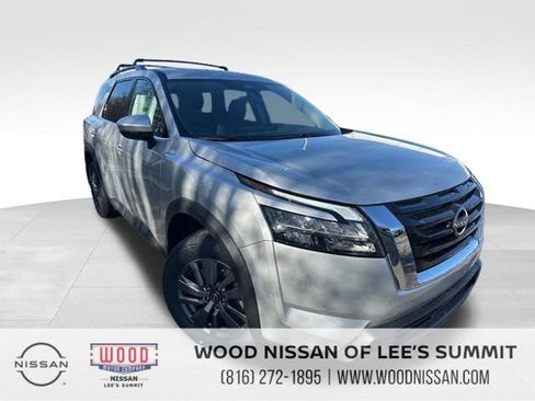 New 2025 Nissan Pathfinder SV image 1