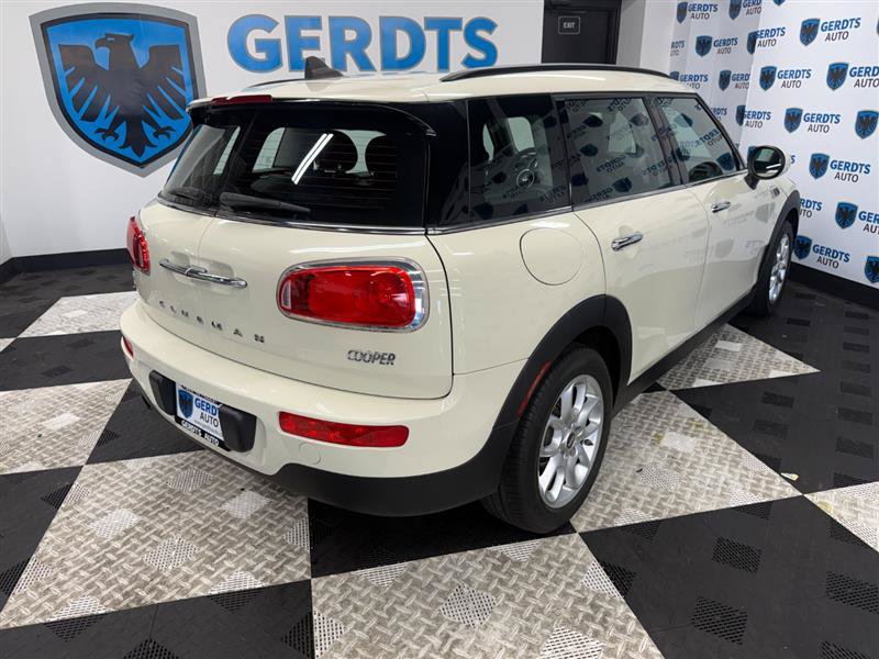 Used 2016 MINI Cooper Clubman FWD image 4