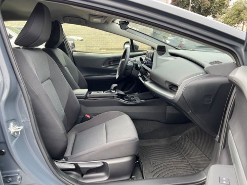 Used 2023 Toyota Prius LE image 19