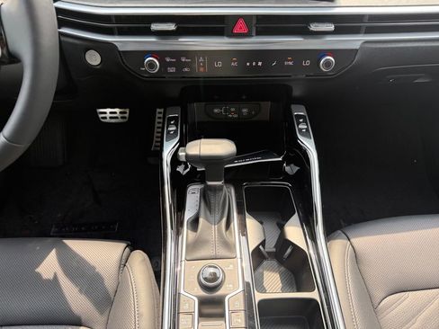 New 2025 Kia Sorento SX Prestige image 11