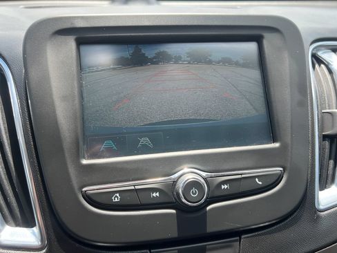 Used 2017 Chevrolet Malibu LT FWD image 20