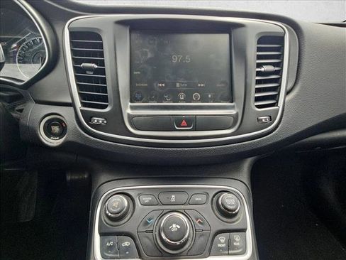 Used 2015 Chrysler 200 Limited w/ Convenience Group image 14