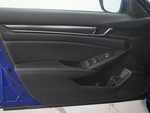 Used 2019 Honda Accord Sport image 18