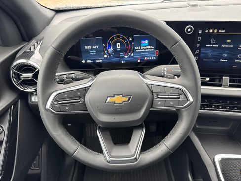 New 2026 Chevrolet Equinox LT w/ Convenience Package II AWD/4WD image 6