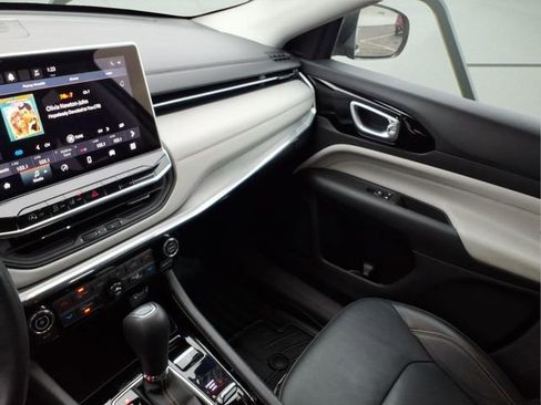 Used 2022 Jeep Compass Limited image 20