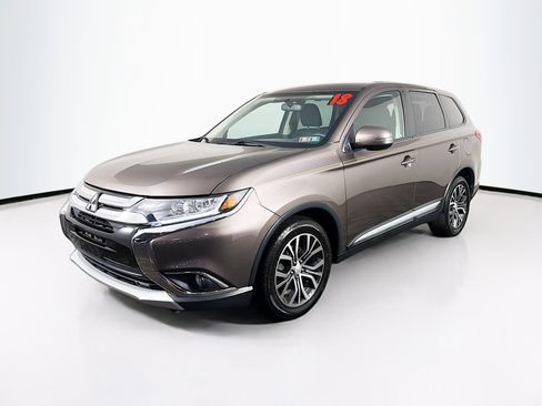 Used 2018 Mitsubishi Outlander SE image 4