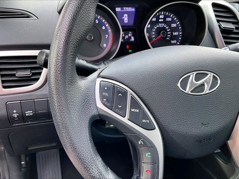 Used 2017 Hyundai Elantra GT image 19