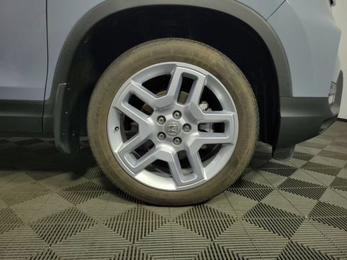 Used 2025 Honda Passport EX-L image 11