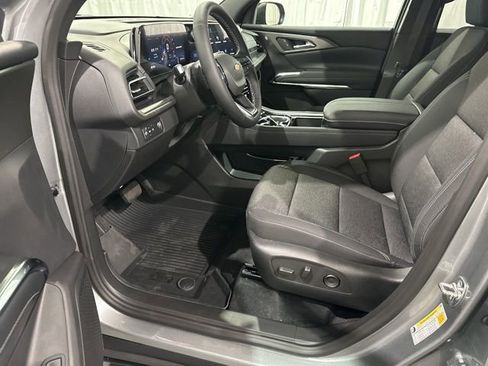 New 2026 Chevrolet Traverse LT w/ Driver Confidence Package image 9