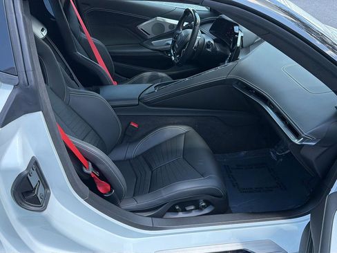 Used 2024 Chevrolet Corvette Z06 RWD image 11