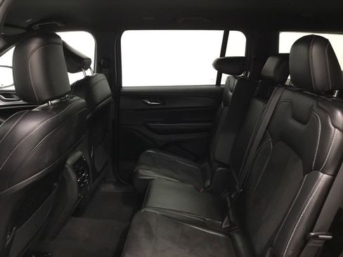 Used 2024 Jeep Grand Cherokee L Altitude image 29