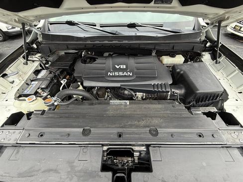 Used 2017 Nissan Titan S image 10