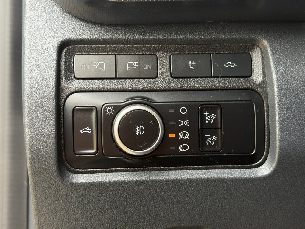 Used 2023 Ford F250 Platinum w/ Tremor Off-Road Package AWD/4WD image 19