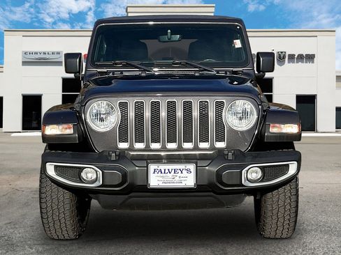 Used 2019 Jeep Wrangler Unlimited Sahara AWD/4WD image 3