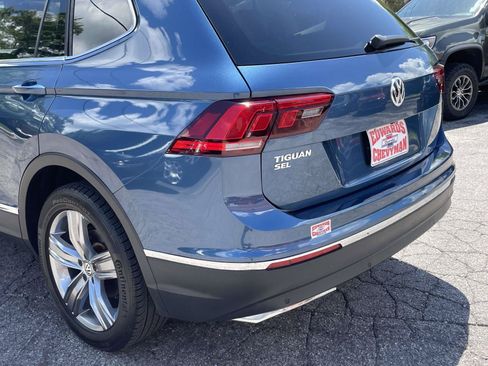 Used 2020 Volkswagen Tiguan SEL FWD image 32