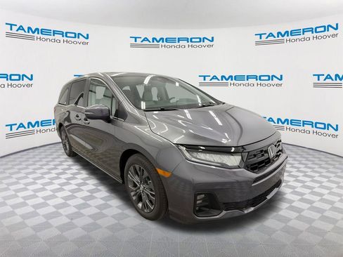 New 2026 Honda Odyssey Touring image 7