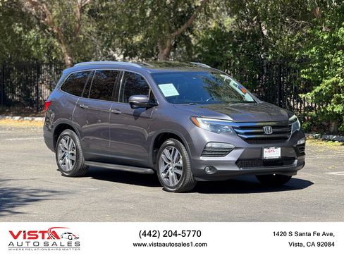 Used 2018 Honda Pilot Touring image 1