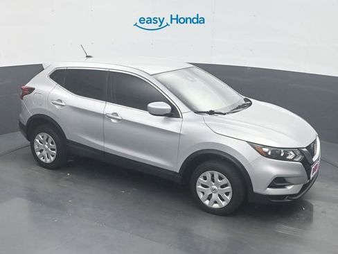 Used 2020 Nissan Rogue Sport S image 18