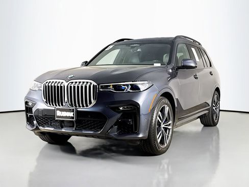 Used 2019 BMW X7 xDrive50i w/ M Sport Package image 3