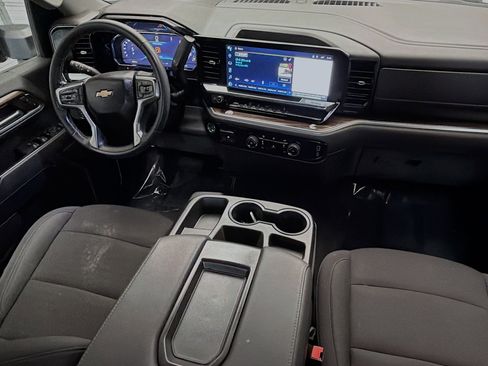 Used 2024 Chevrolet Silverado 2500 LT image 12