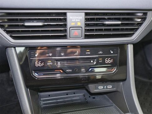 New 2026 Volkswagen Jetta SE FWD image 19