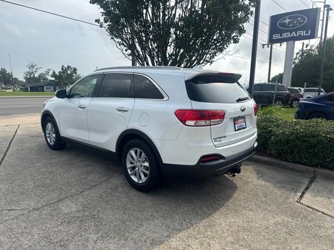 Used 2018 Kia Sorento FWD image 5