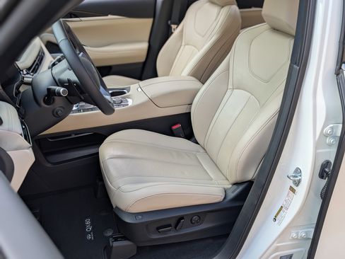 Used 2025 INFINITI QX60 Sensory w/ Vision Package image 18