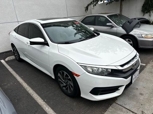 Used 2016 Honda Civic EX image 9