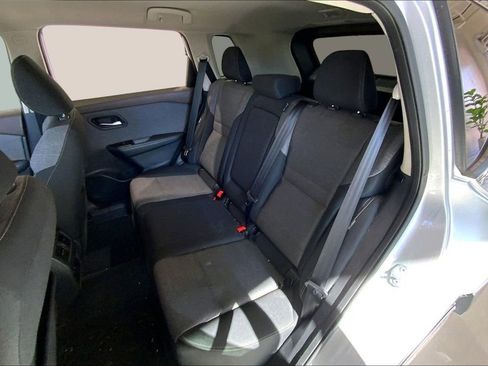 Used 2022 Nissan Rogue SV image 16