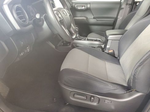 Used 2021 Toyota Tacoma TRD Off-Road image 11