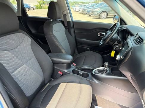 Used 2018 Kia Soul + FWD image 16